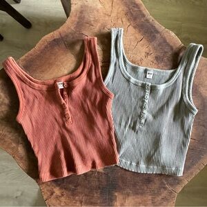 Uniqlo Tank Bundle